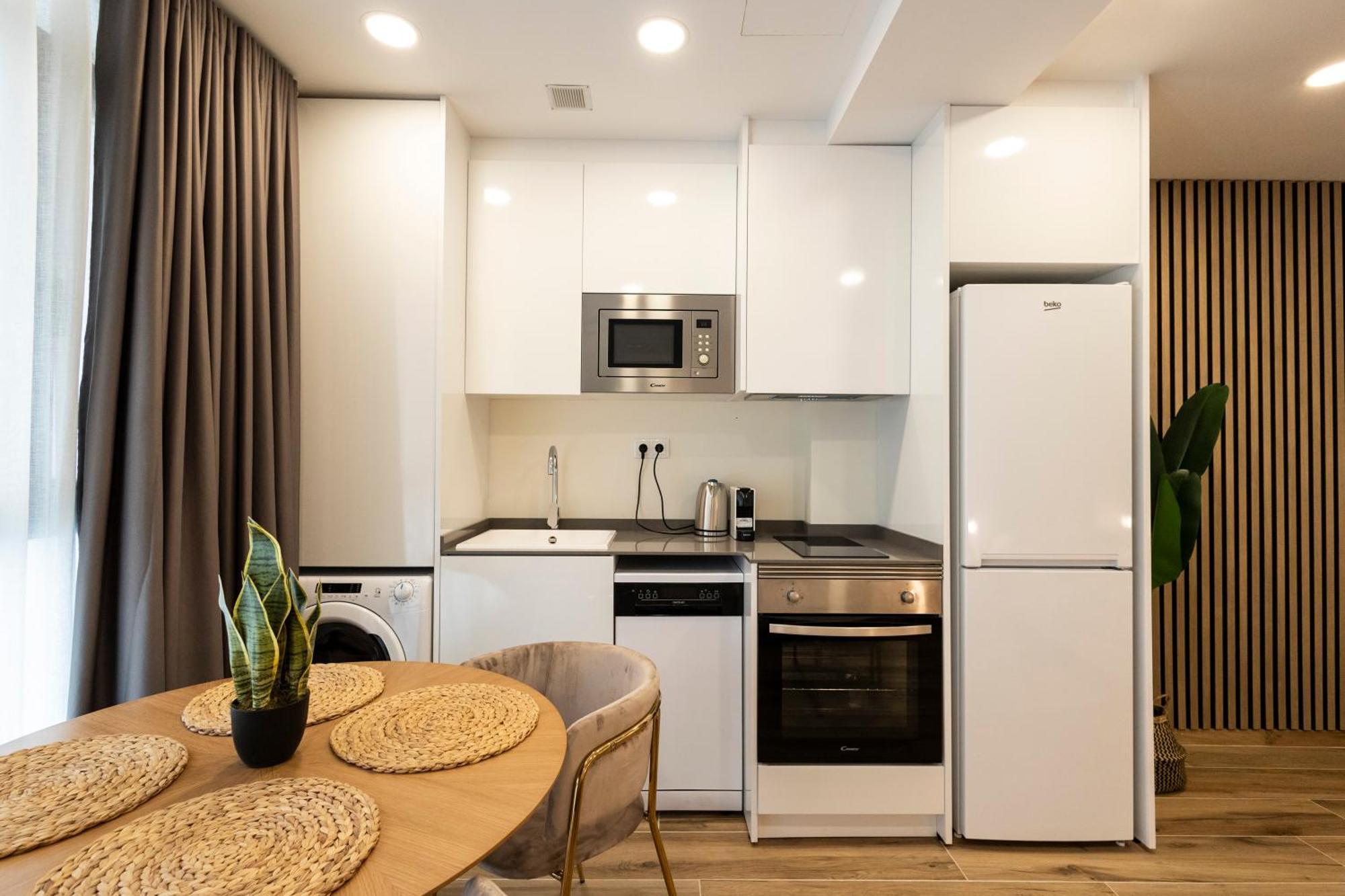 Cortes Suites By Concept Flats Valencia Exterior photo