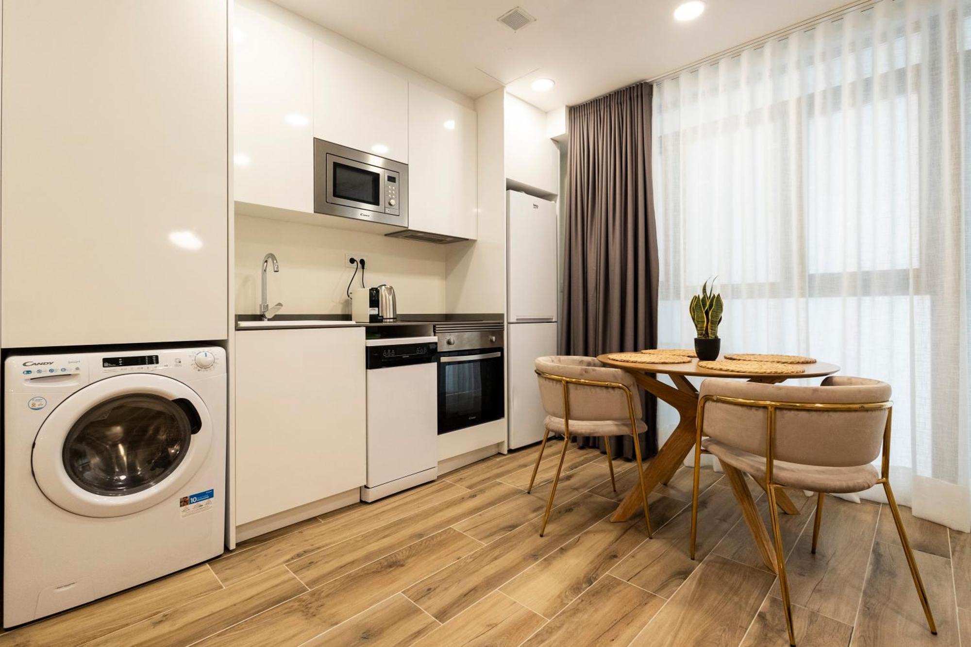 Cortes Suites By Concept Flats Valencia Exterior photo